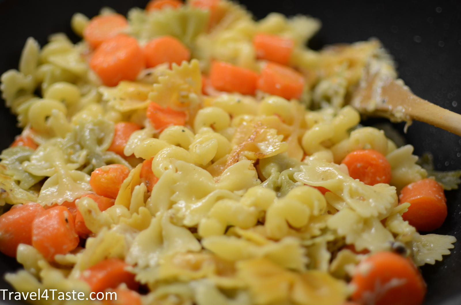 Pasta with carrots and garlic Travel For Taste