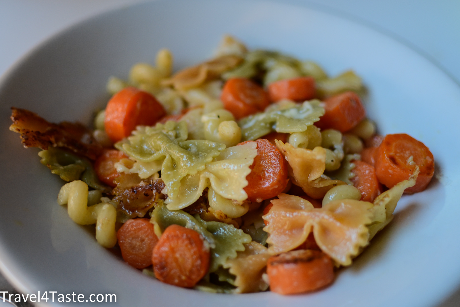 Pasta with carrots and garlic Travel For Taste